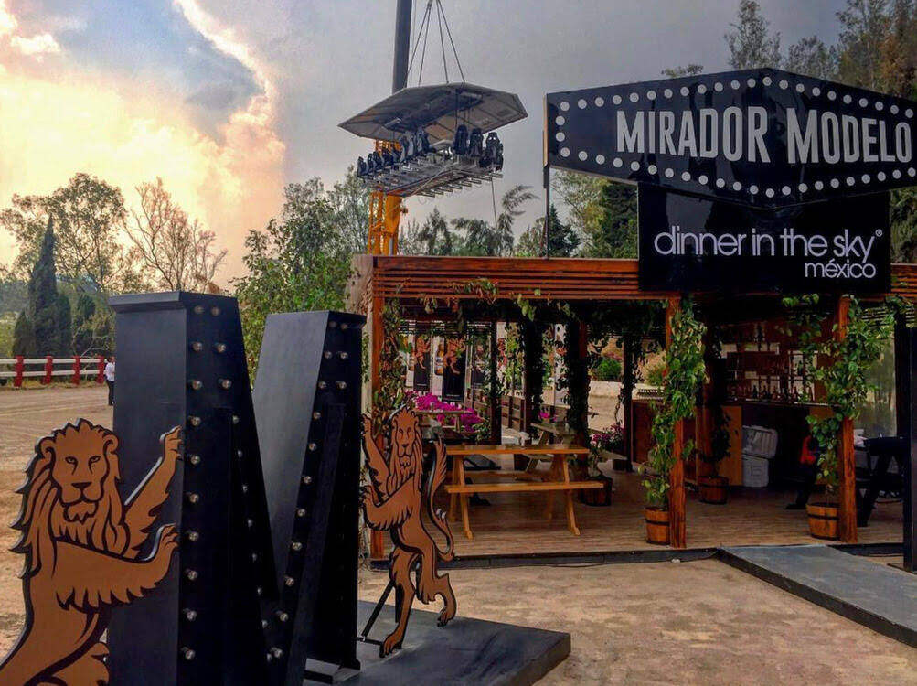 La Experiencia Mirador Modelo: A 45 Metros de Altura con Dinner in the Sky